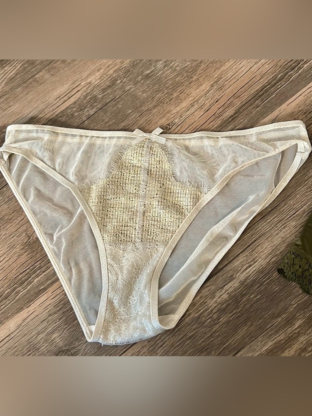 2017 Victoria’s Secret Dream Angels Shimmery Mesh Lace Cheekini Panties Small S